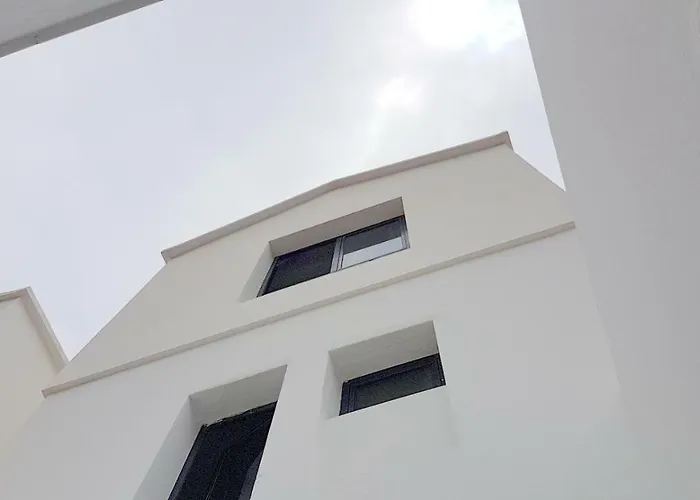 The White House * Orzola